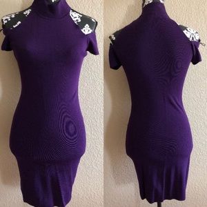 ❌❌sold ❌❌❌Mock neck cold shoulder sweater dress